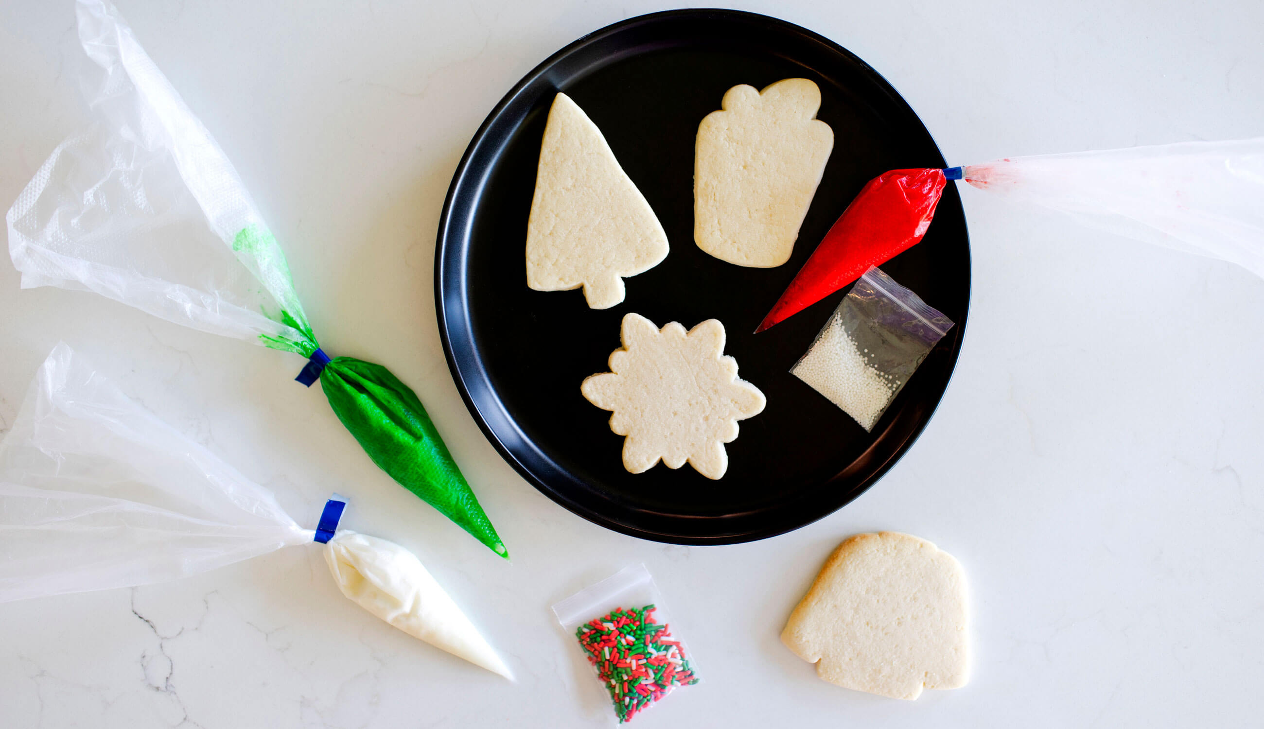 Decorate cookies on your own with our pre-recorded classes